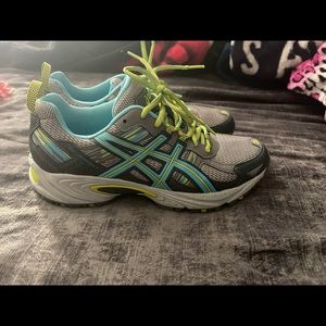 ASICS venture 5 running shoes